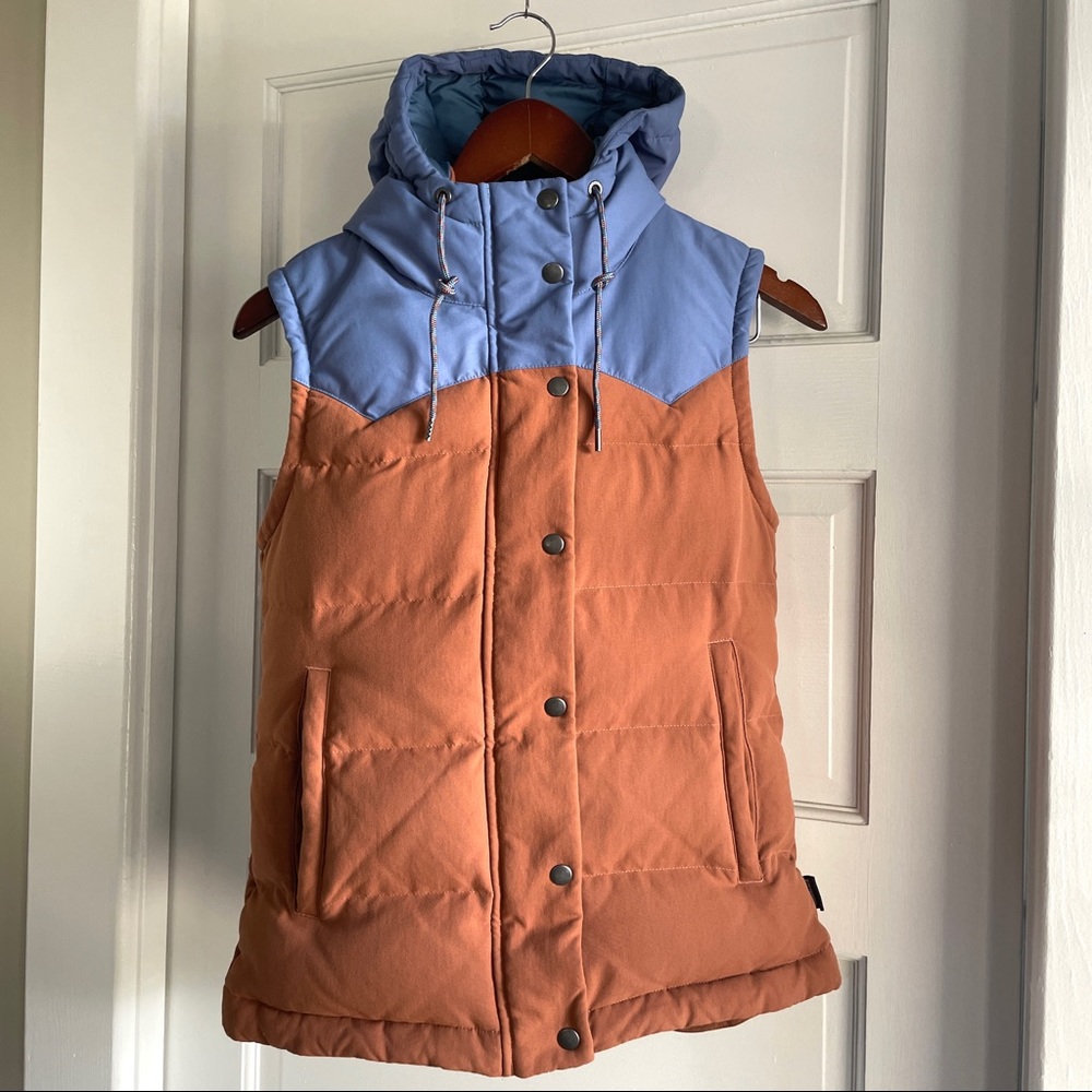 Patagonia Women's XS Bivy Hooded Vest Sisu Brown